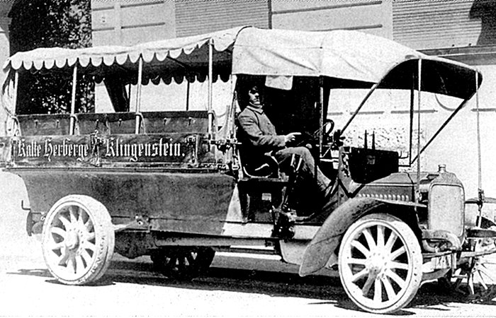 Перший в світі автобус фото